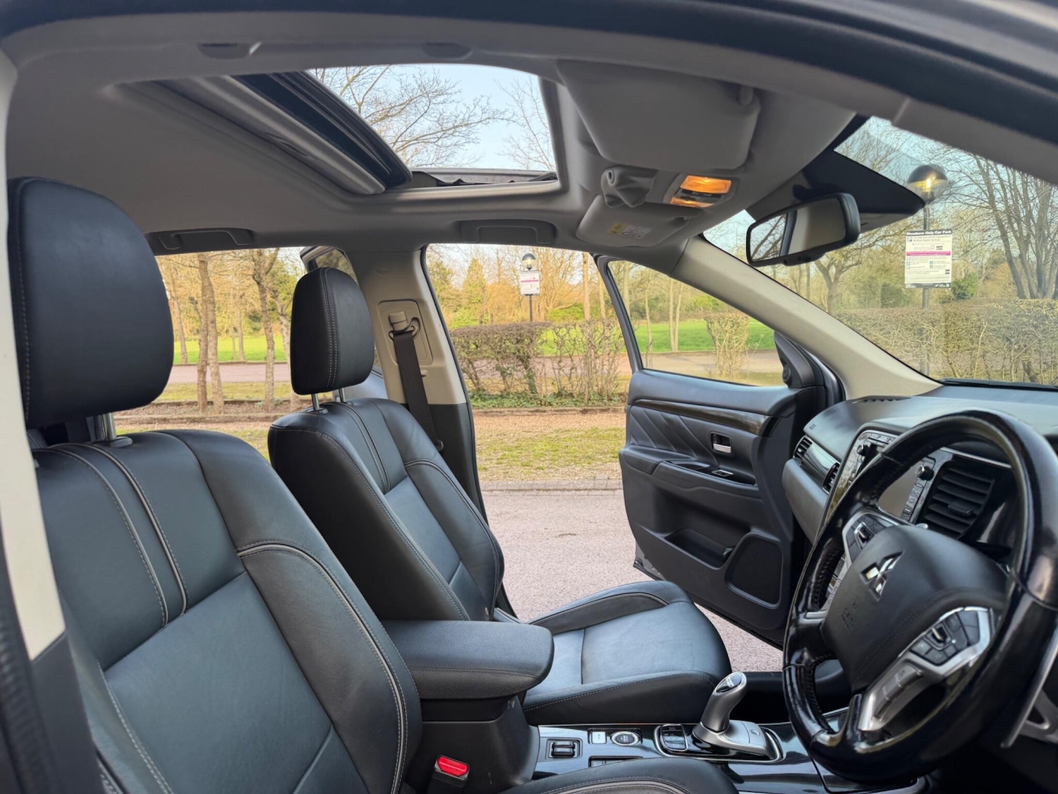 Used Mitsubishi Outlander 2016 for sale - 77768380: Photo 41