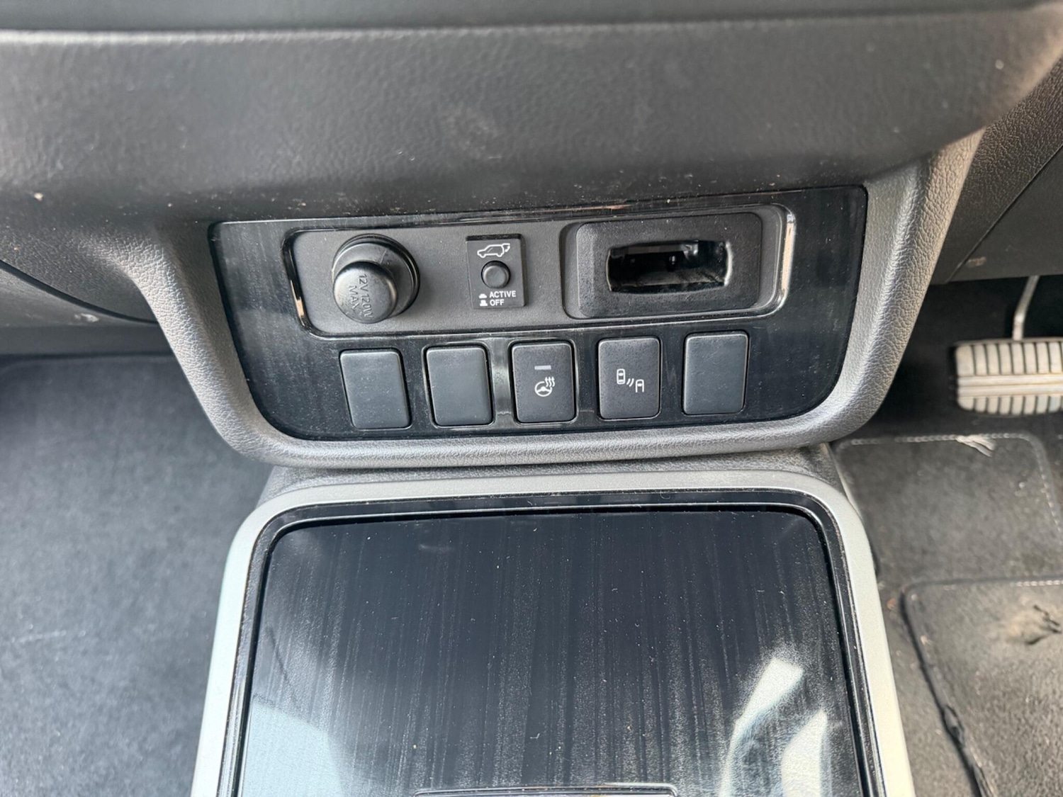 Used Mitsubishi Outlander 2016 for sale - 77768380: Photo 44