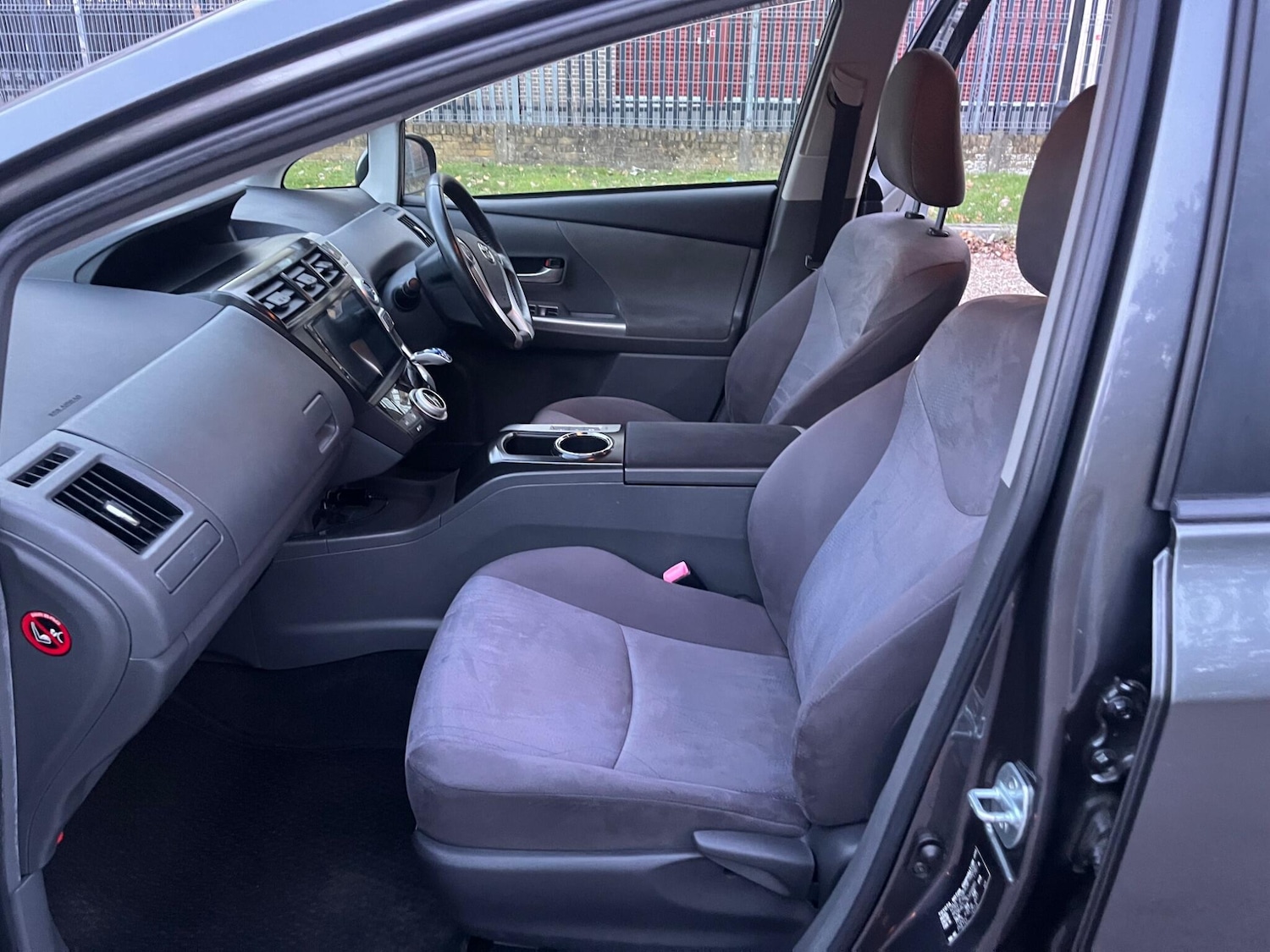 Used Toyota Prius+ for sale - 76441184: Photo 10