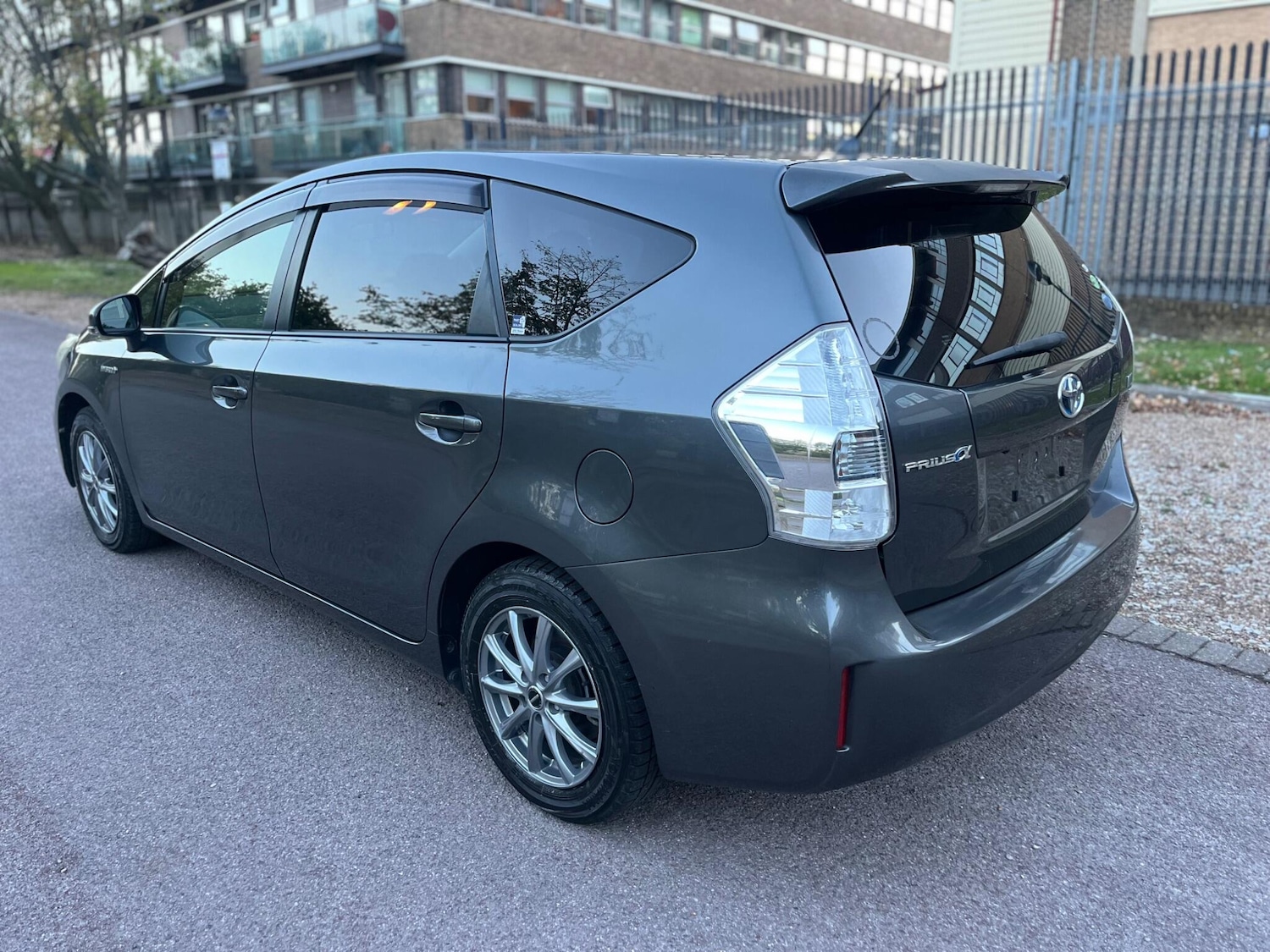 Used Toyota Prius+ for sale - 76441184: Photo 21