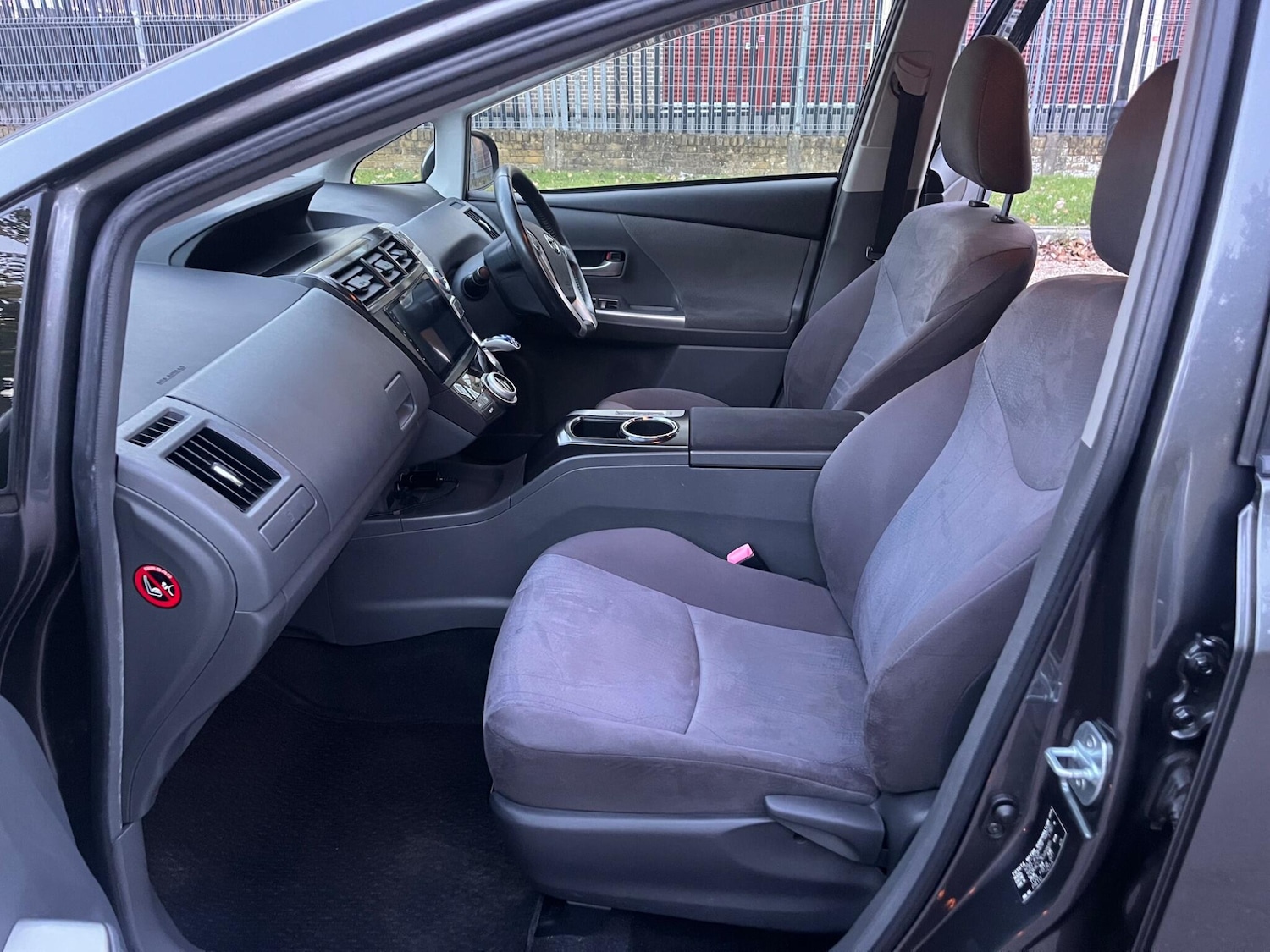 Used Toyota Prius+ for sale - 76441184: Photo 23