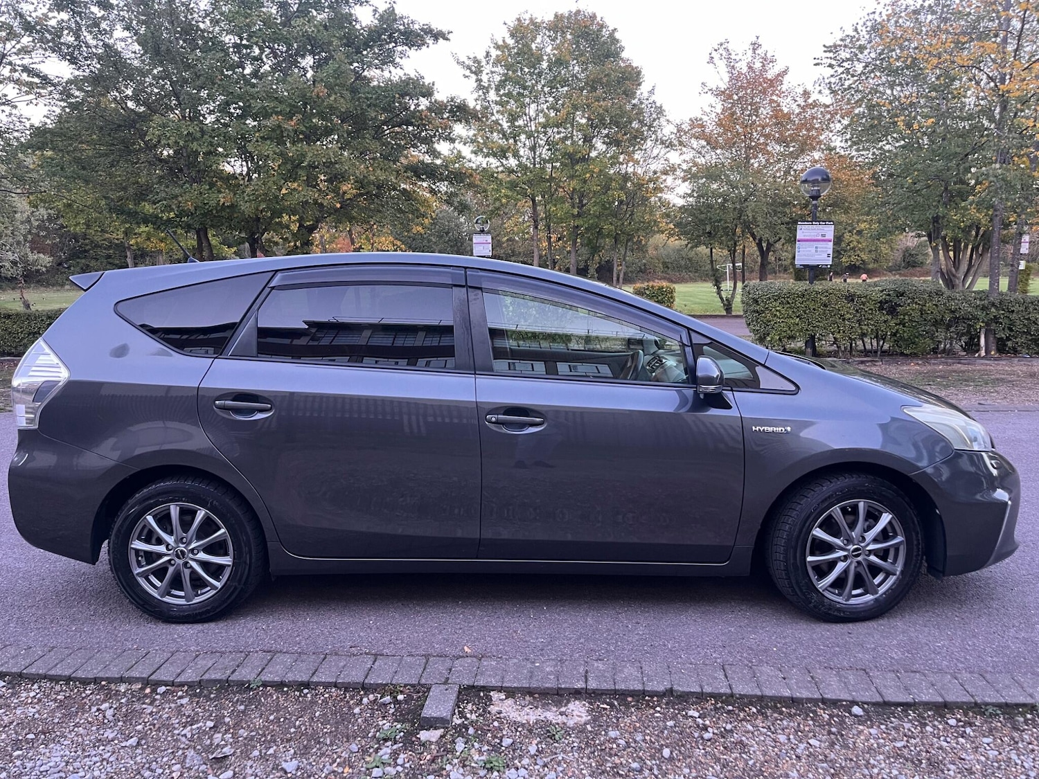 Used Toyota Prius+ for sale - 76441184: Photo 3