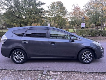 Used Toyota Prius+ 2012 for sale - 76441184: Photo