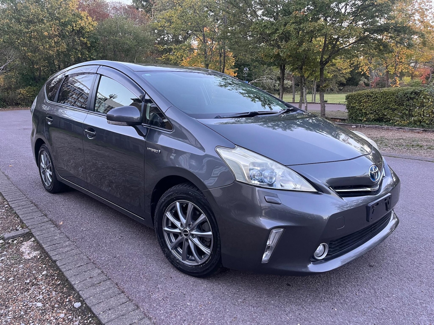 Used Toyota Prius+ for sale - 76441184: Photo 4