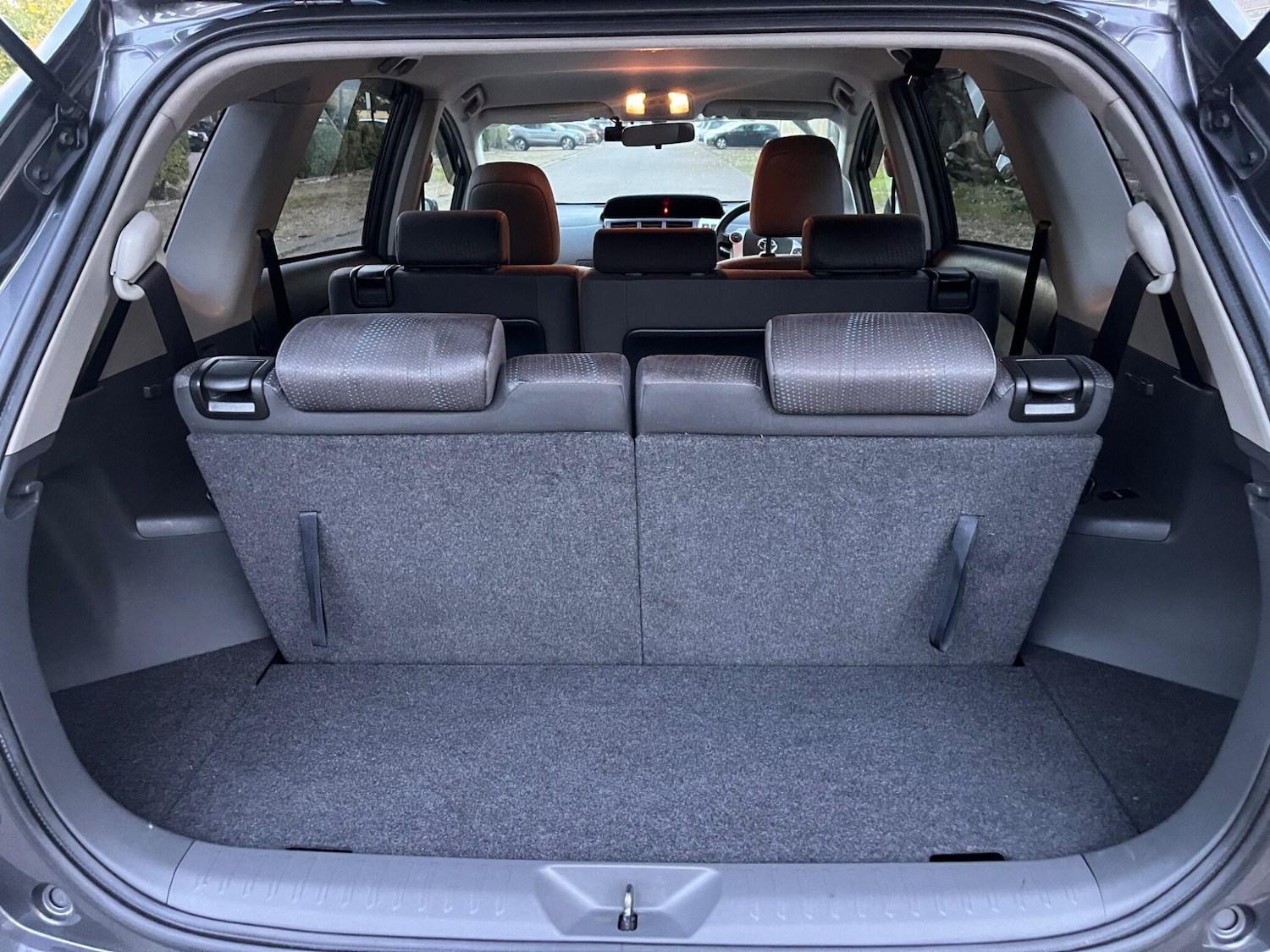 Used Toyota Prius+ for sale - 76441184: Photo 5