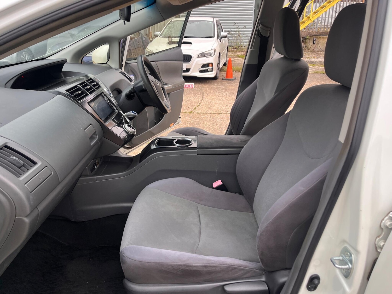 Used Toyota Prius+ for sale - 77067244: Photo 30