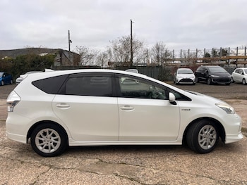 Used Toyota Prius+ 2014 for sale - 77067244: Photo