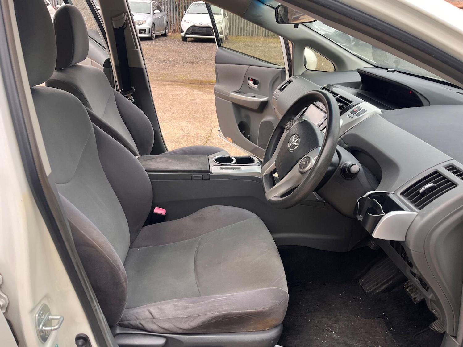 Used Toyota Prius+ for sale - 77067244: Photo 6