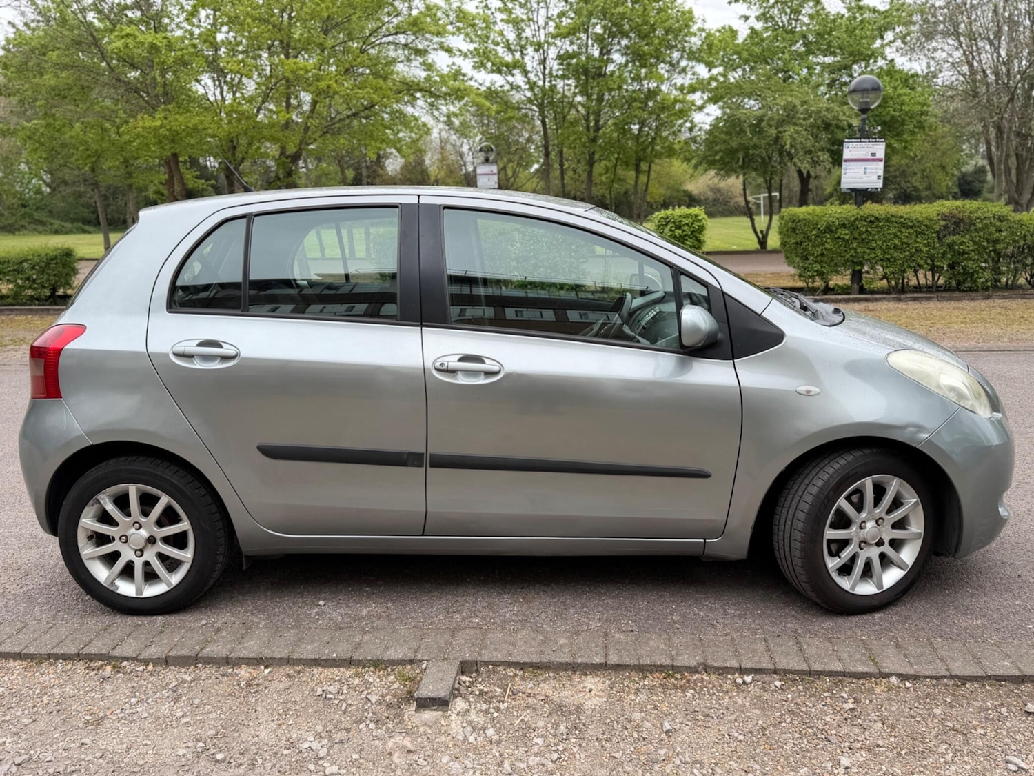 Used Toyota Yaris for sale - 78215087: Photo 2