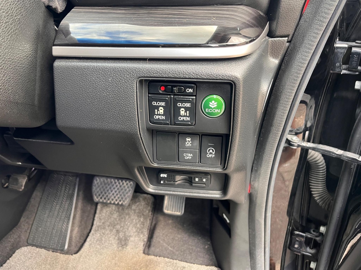 Vehicle 33