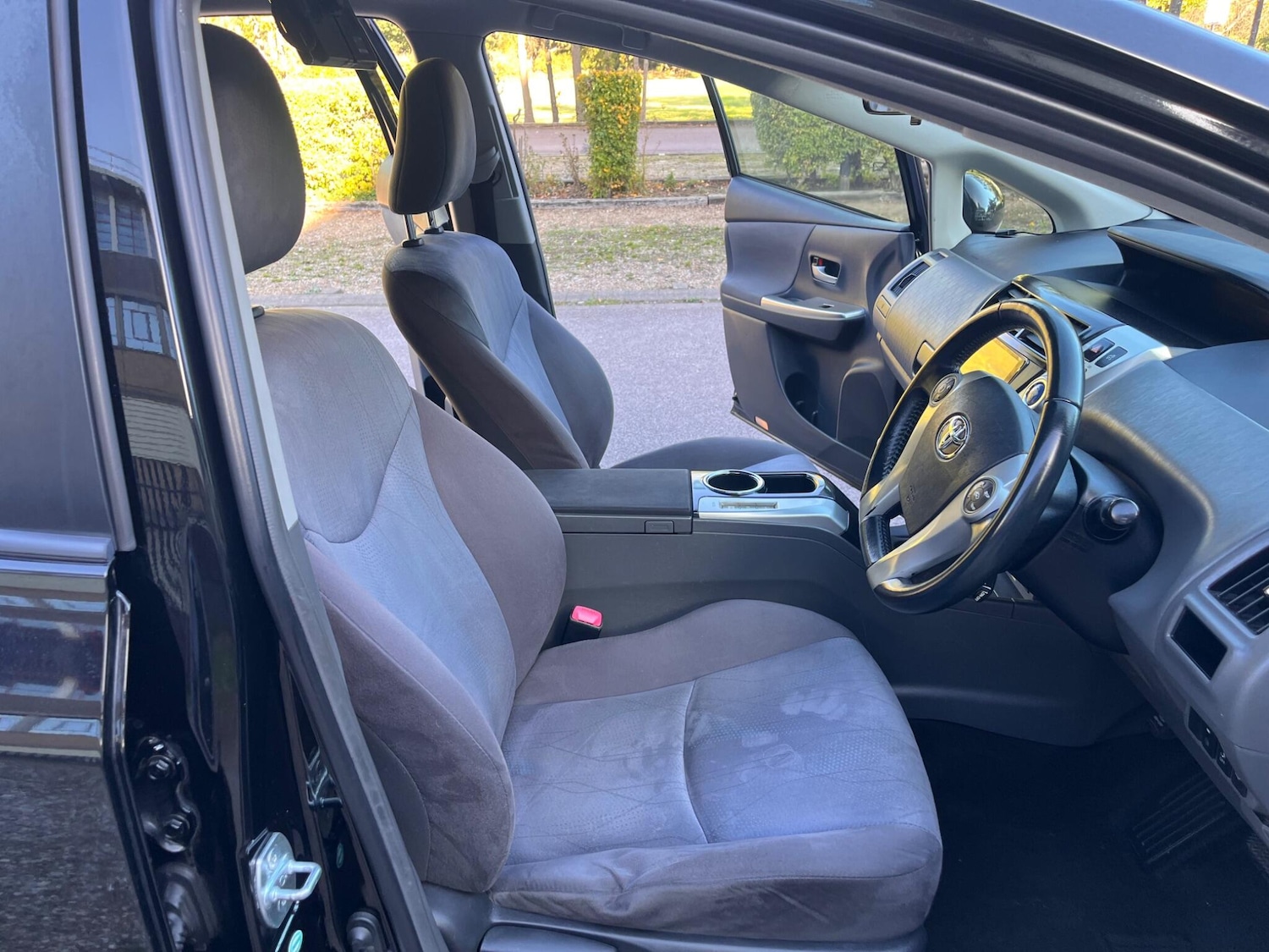 Used Toyota Prius+ for sale - 76498921: Photo 24