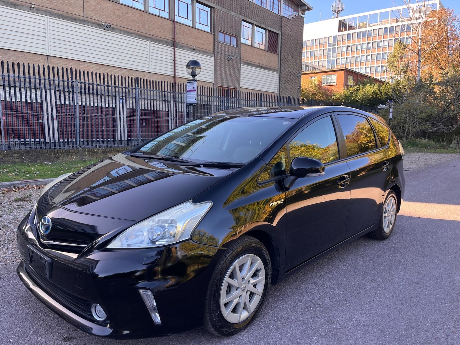 Used Toyota Prius+ for sale - 76498921: Photo 29