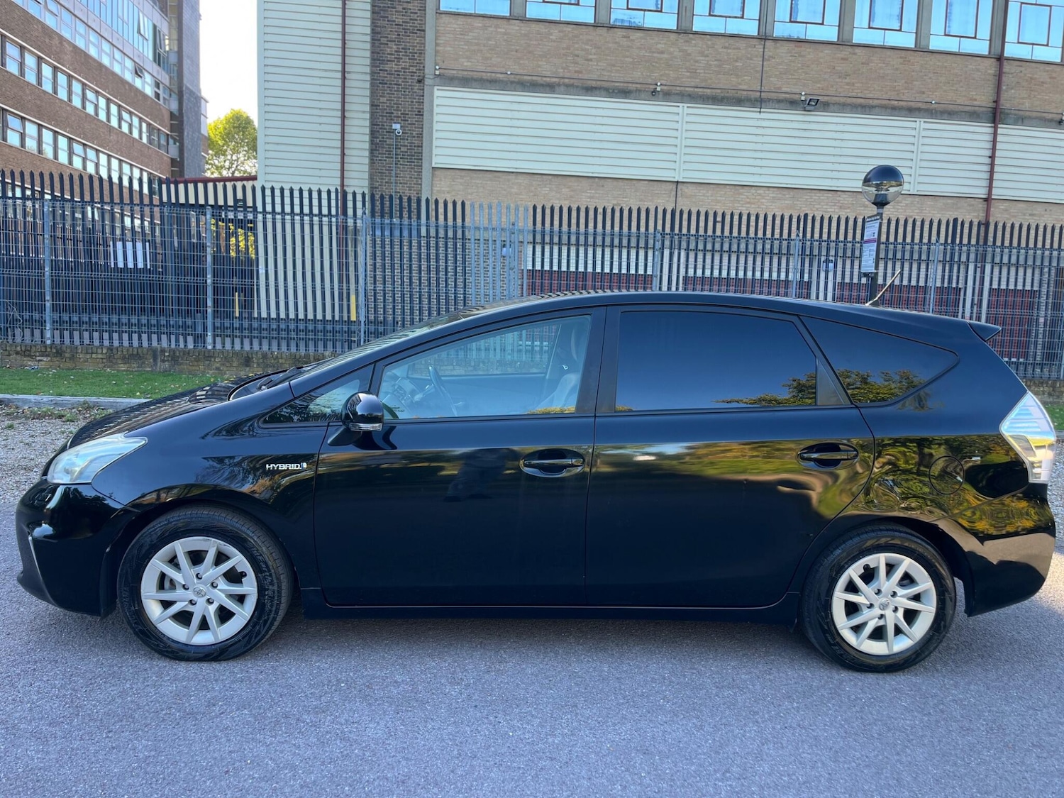 Used Toyota Prius+ for sale - 76498921: Photo 34