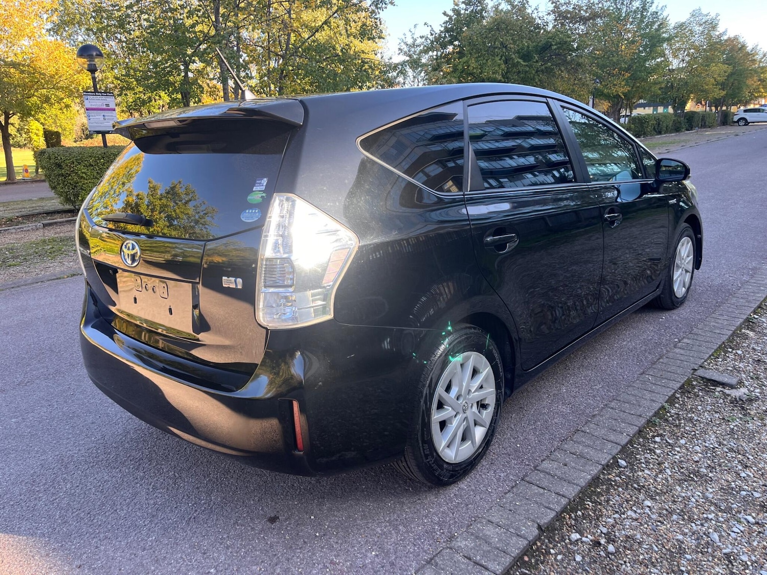 Used Toyota Prius+ for sale - 76498921: Photo 38