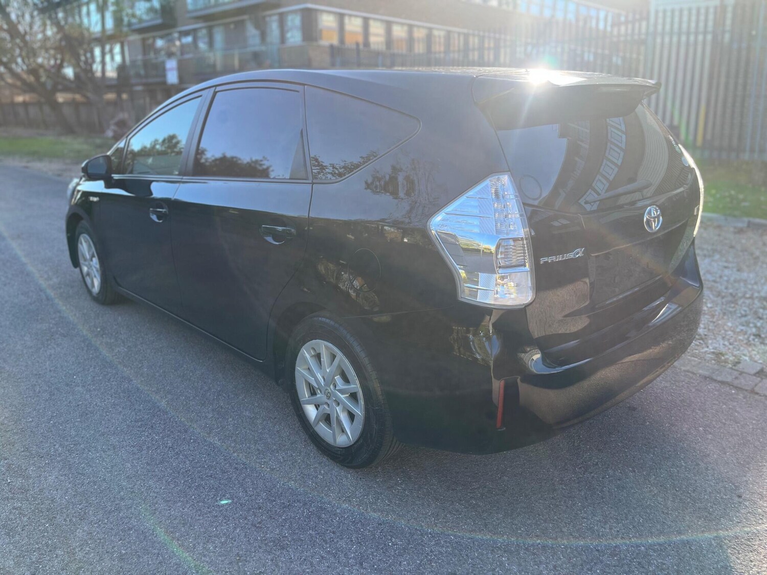 Used Toyota Prius+ for sale - 76498921: Photo 40