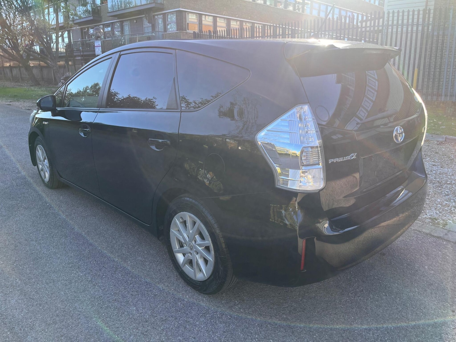 Used Toyota Prius+ for sale - 76498921: Photo 43