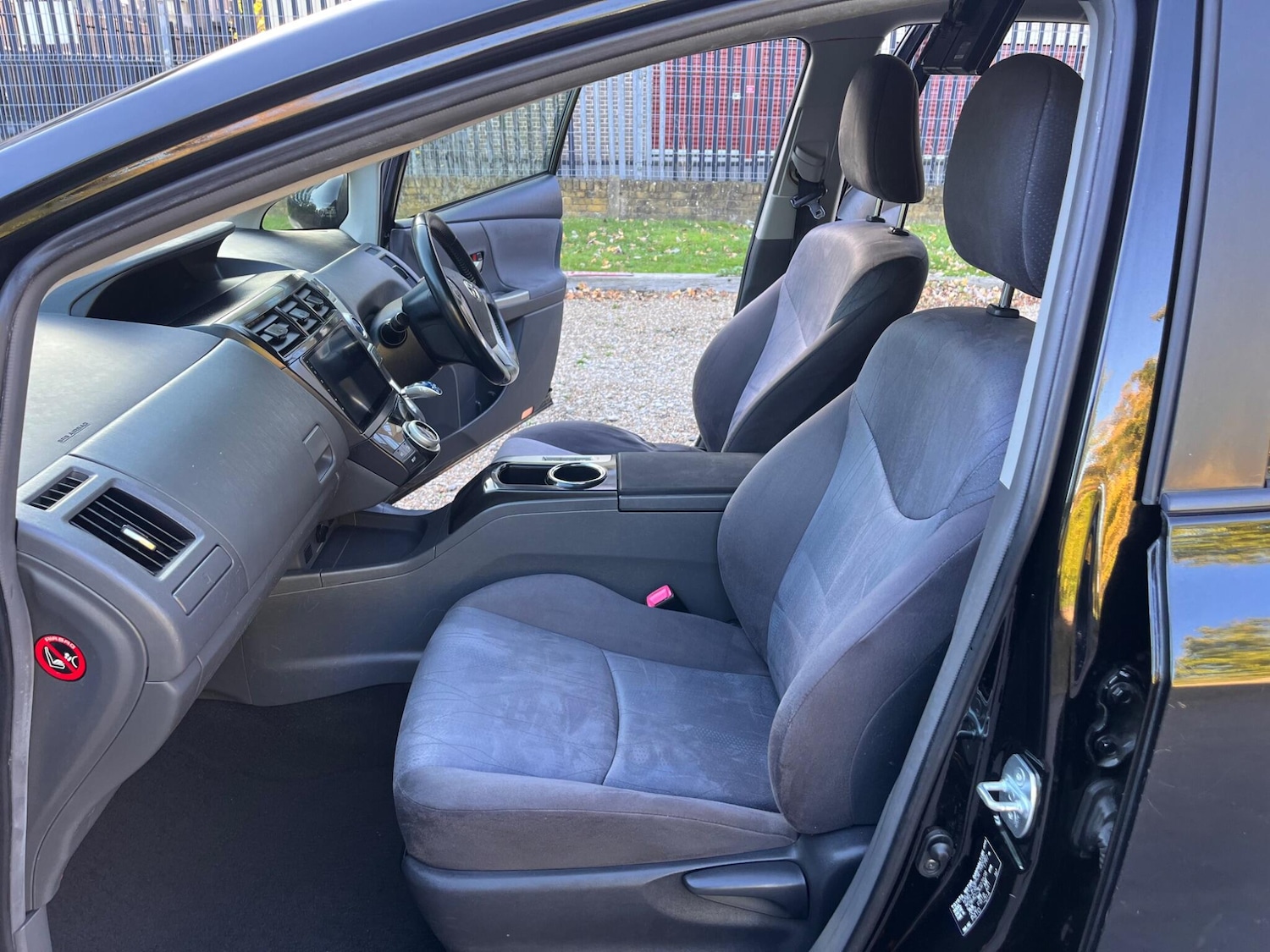 Used Toyota Prius+ for sale - 76498921: Photo 6