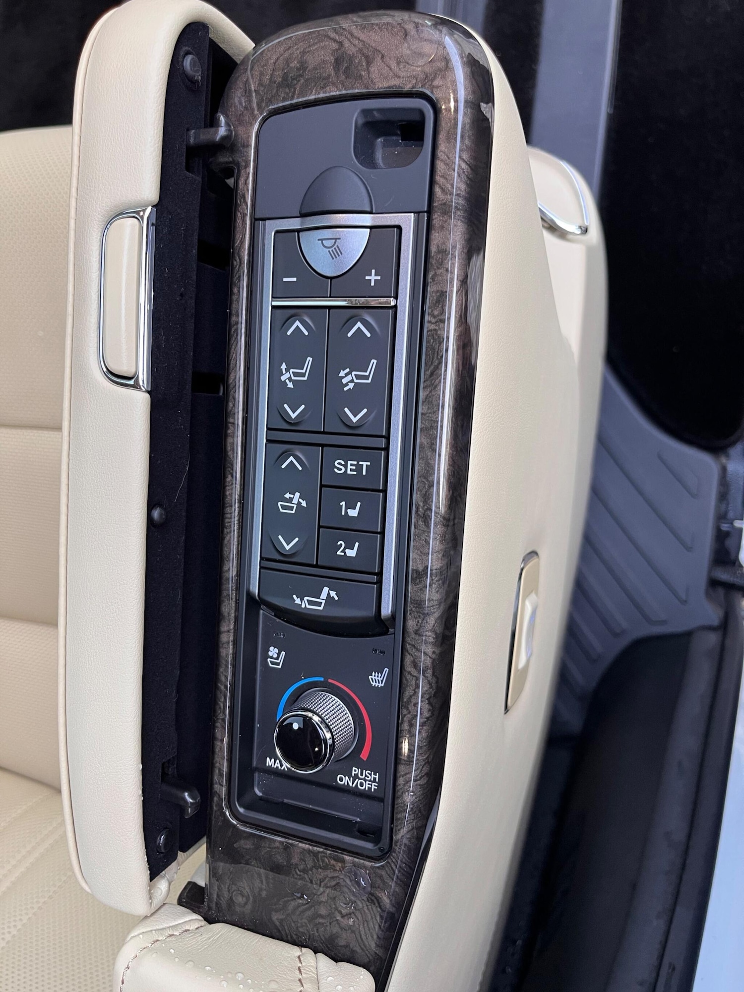 Used Toyota Alphard for sale - 76988412: Photo 44