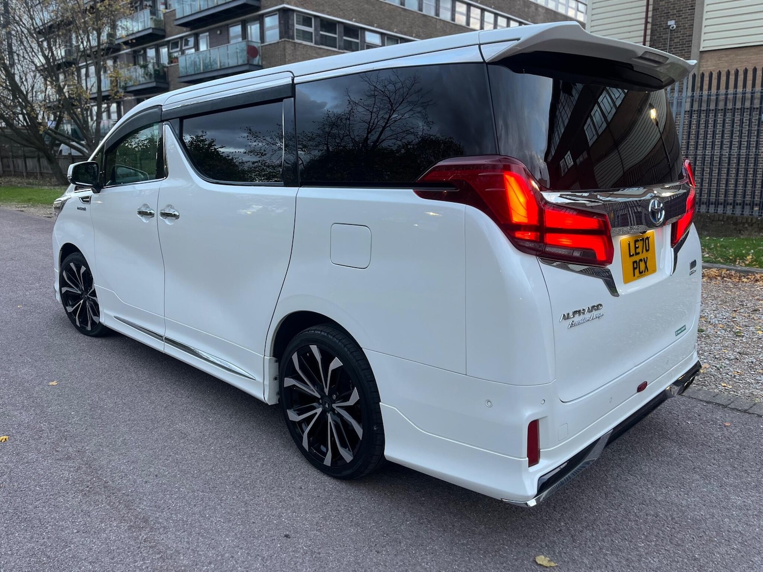 Used Toyota Alphard for sale - 76988412: Photo 6