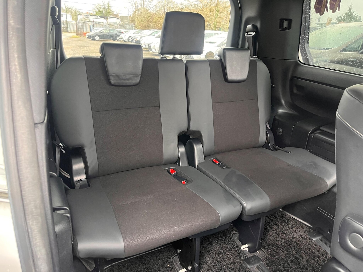 Used Toyota Noah for sale - 77351827: Photo 14