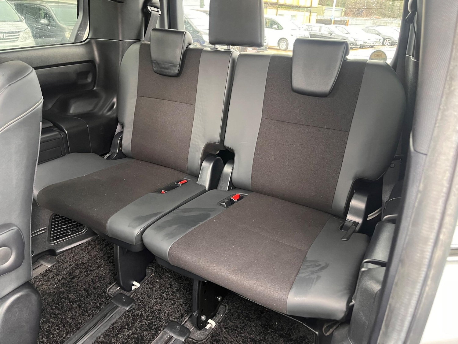 Used Toyota Noah for sale - 77351827: Photo 16