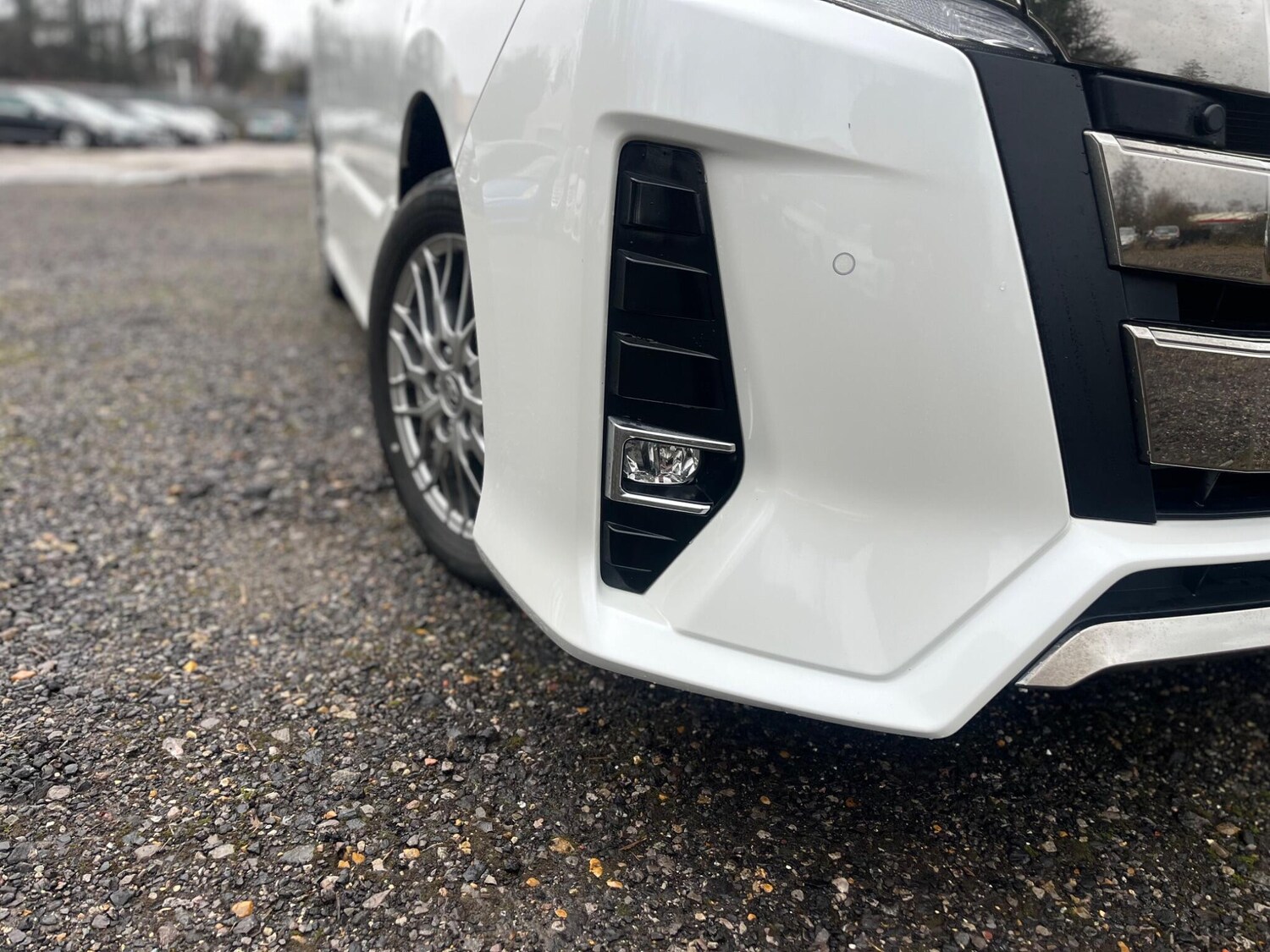 Used Toyota Noah for sale - 77351827: Photo 25