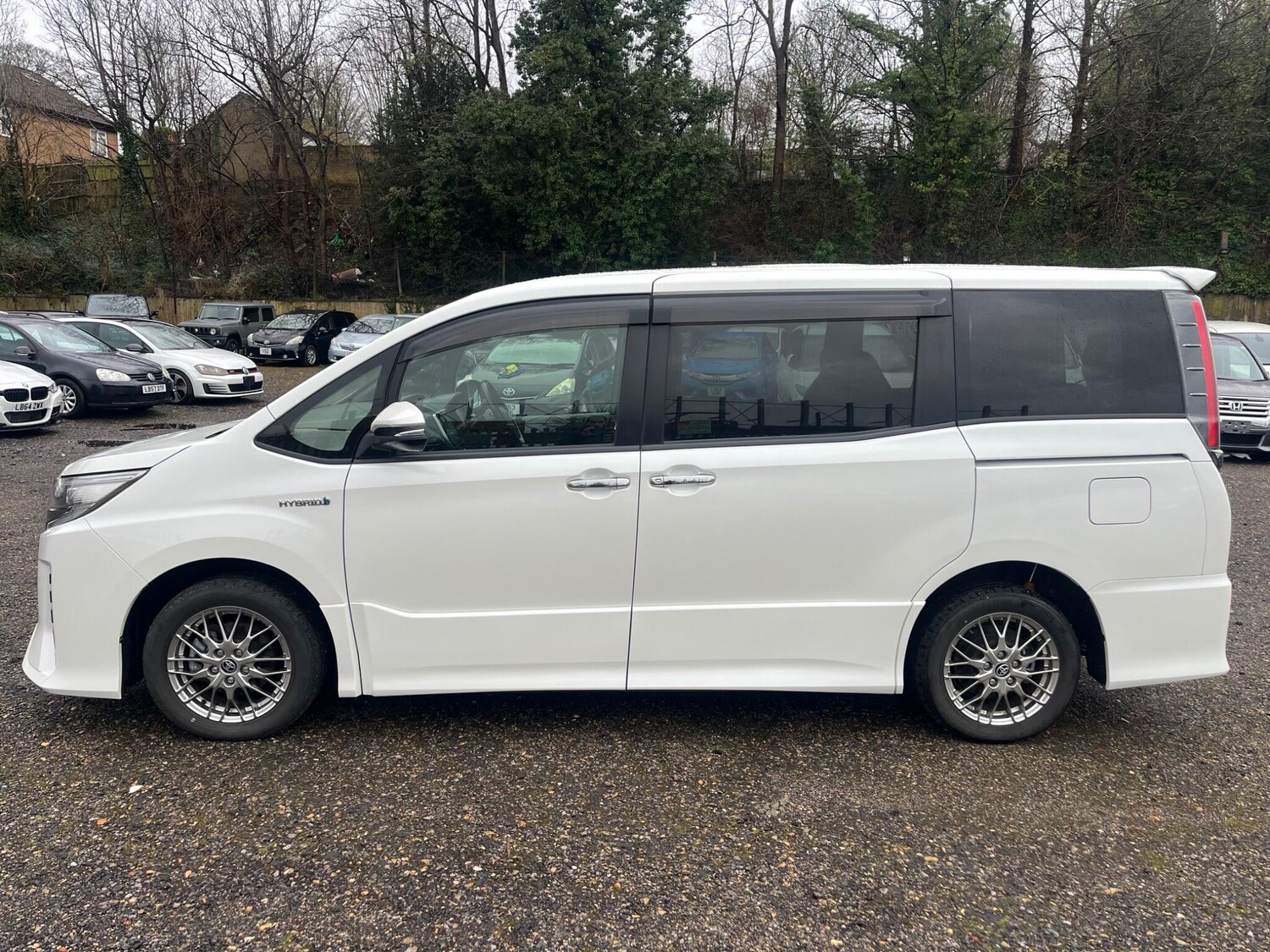 Used Toyota Noah for sale - 77351827: Photo 28