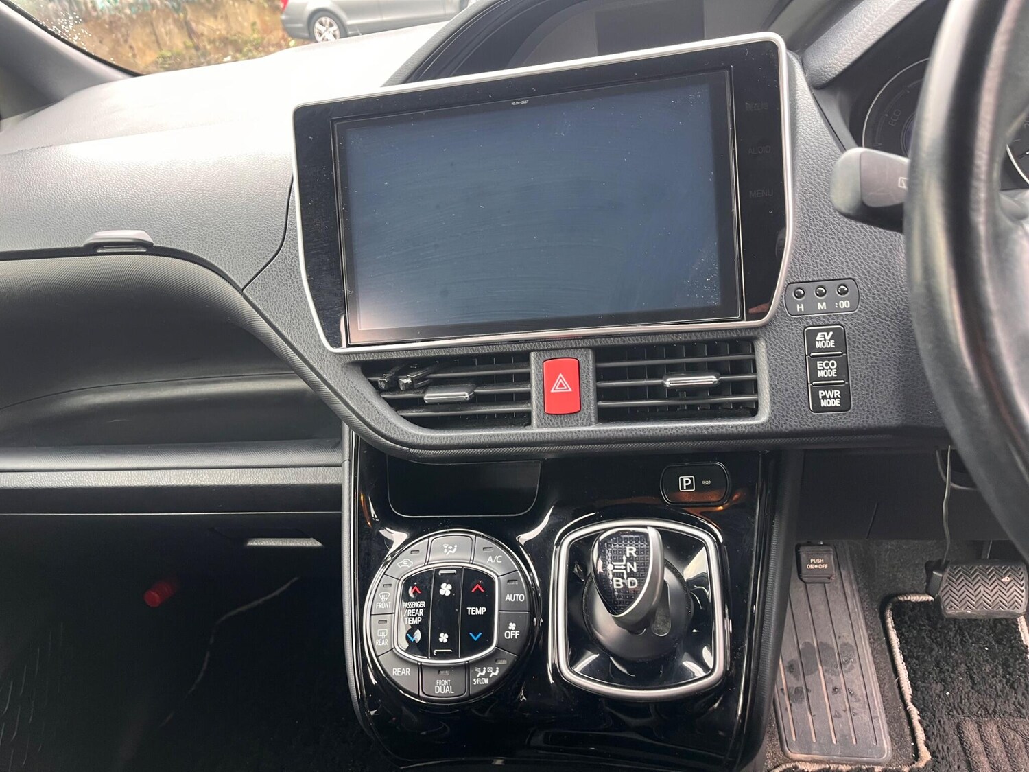 Used Toyota Noah for sale - 77351827: Photo 40