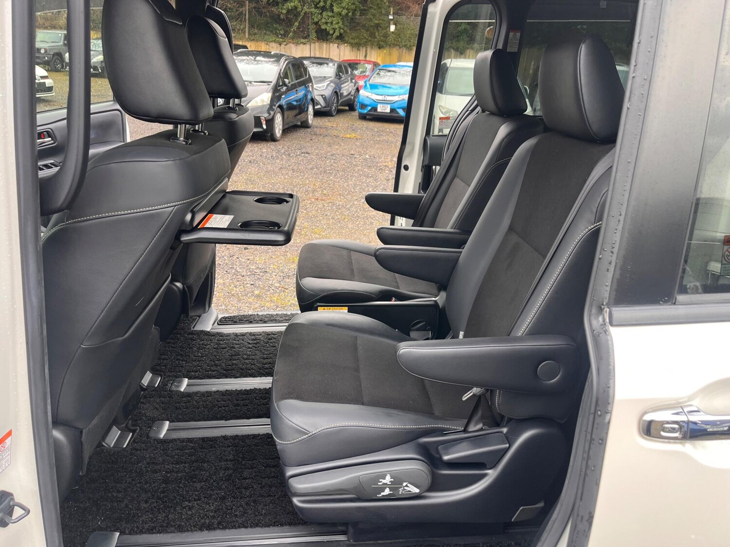 Used Toyota Noah for sale - 77351827: Photo 45