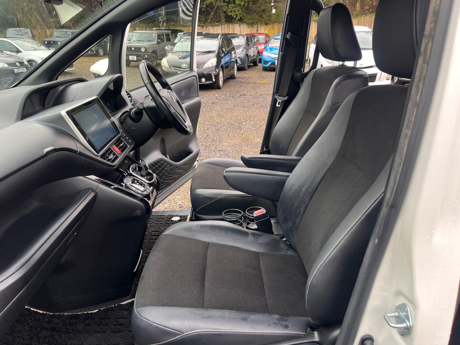 Used Toyota Noah for sale - 77351827: Photo 47