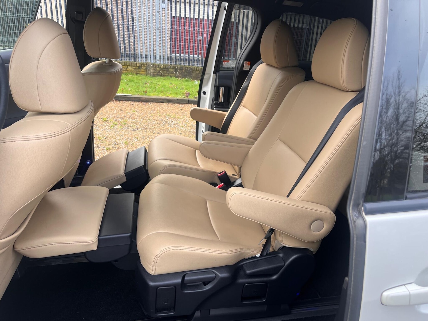 Used Toyota Estima for sale - 77823816: Photo 41