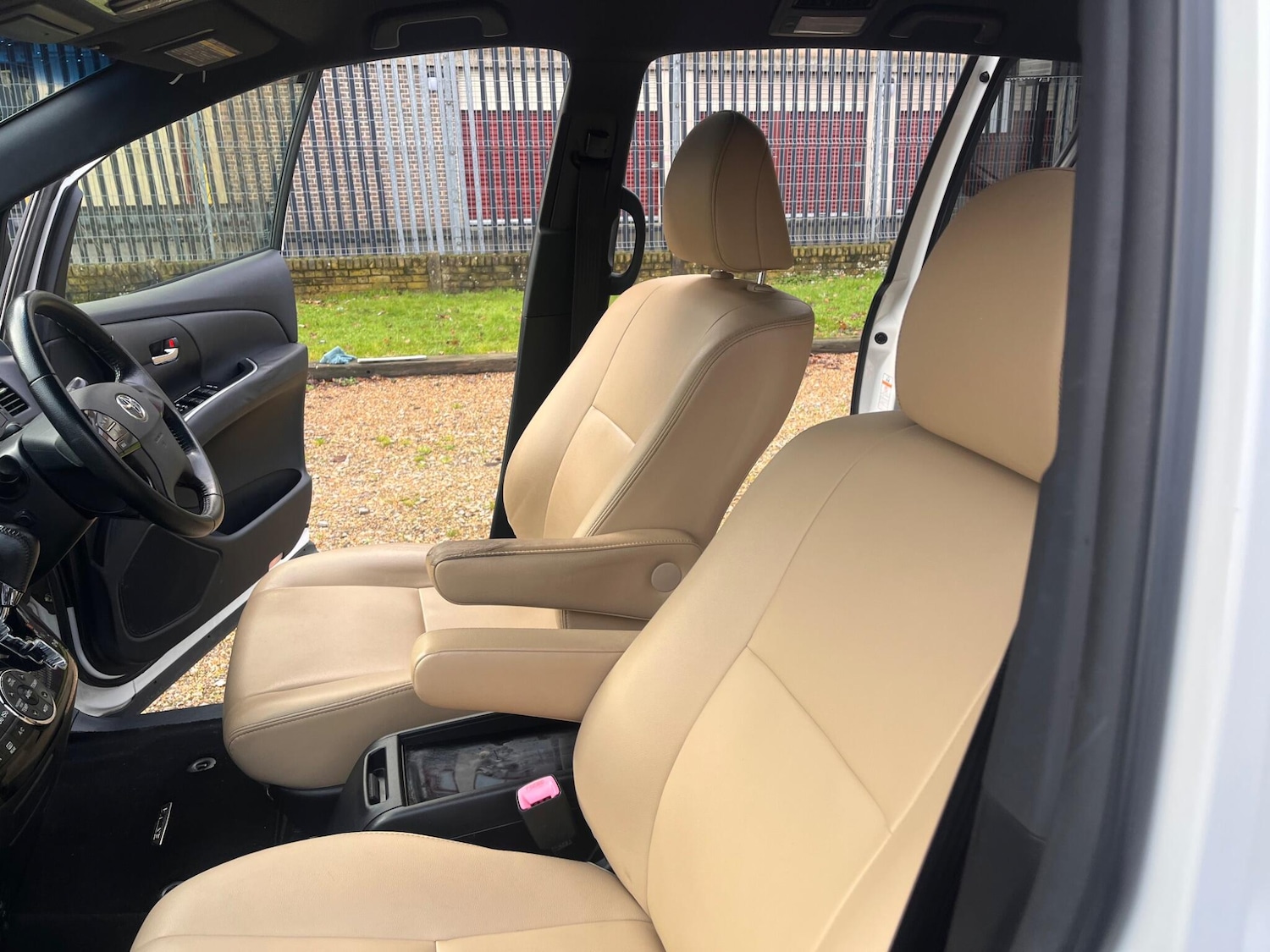 Used Toyota Estima for sale - 77823816: Photo 47