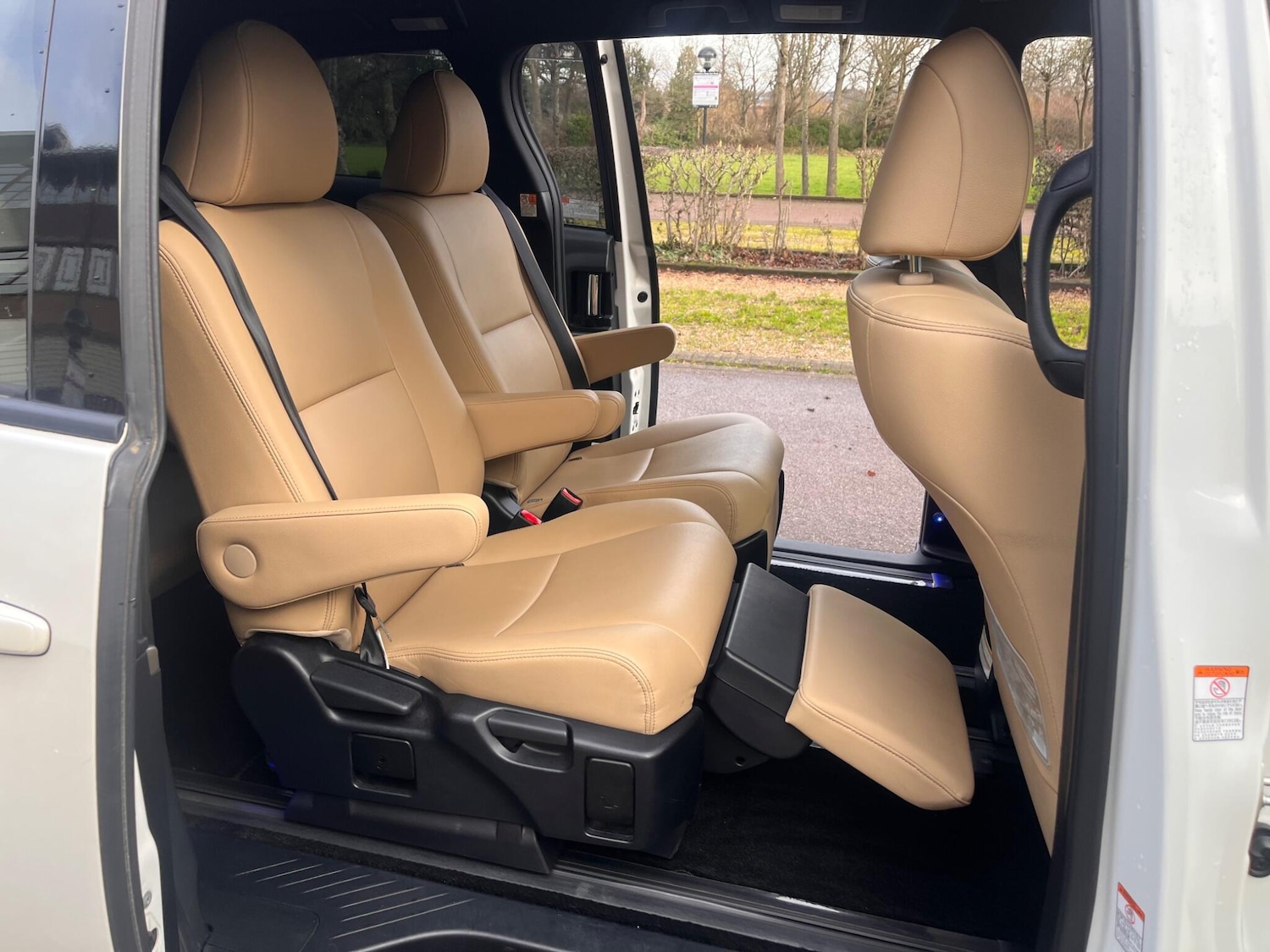 Used Toyota Estima for sale - 77823816: Photo 7