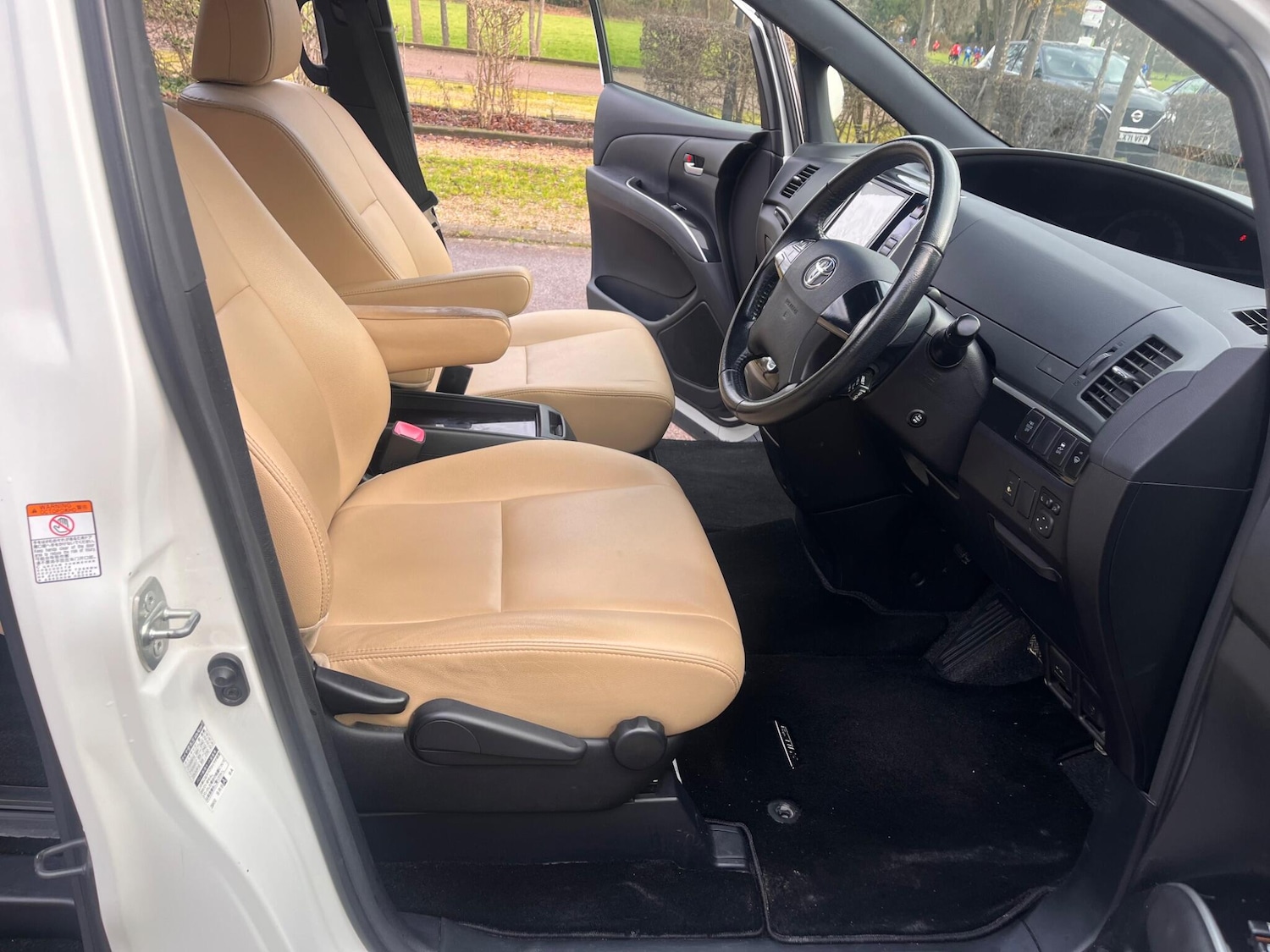 Used Toyota Estima for sale - 77823816: Photo 9