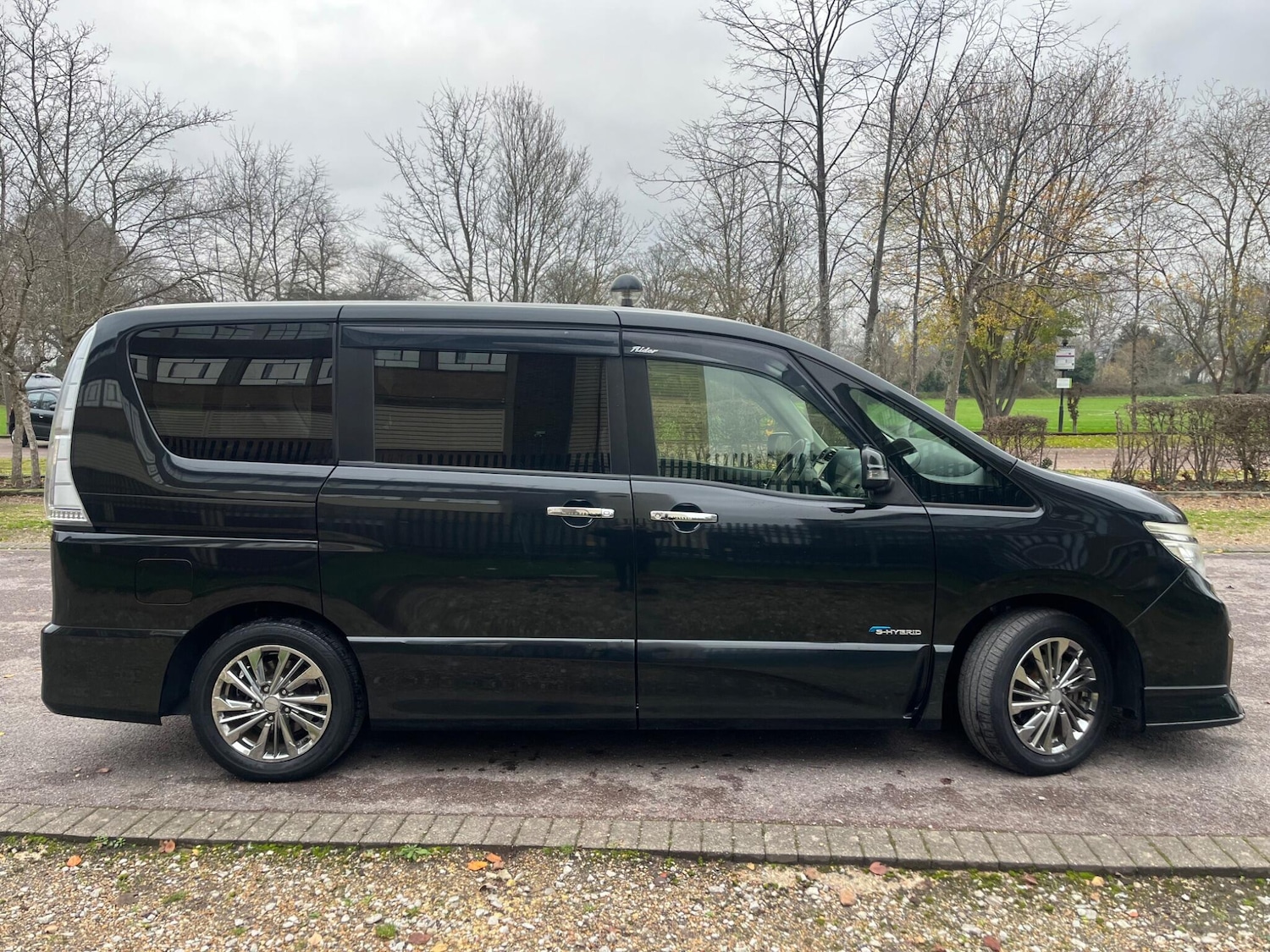 Used Nissan Serena for sale - 77040904: Photo 15