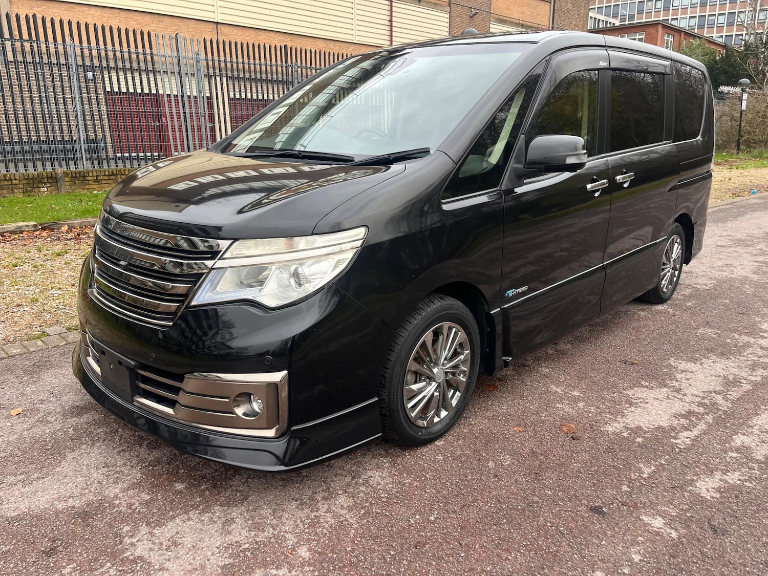 Used Nissan Serena for sale - 77040904: Photo 19