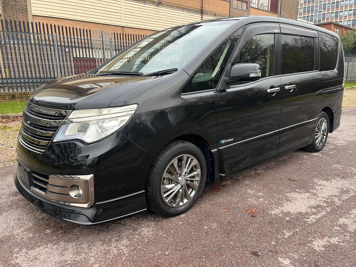 Used Nissan Serena for sale - 77040904: Photo 20