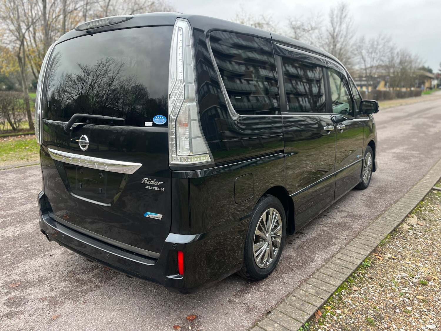 Used Nissan Serena for sale - 77040904: Photo 27