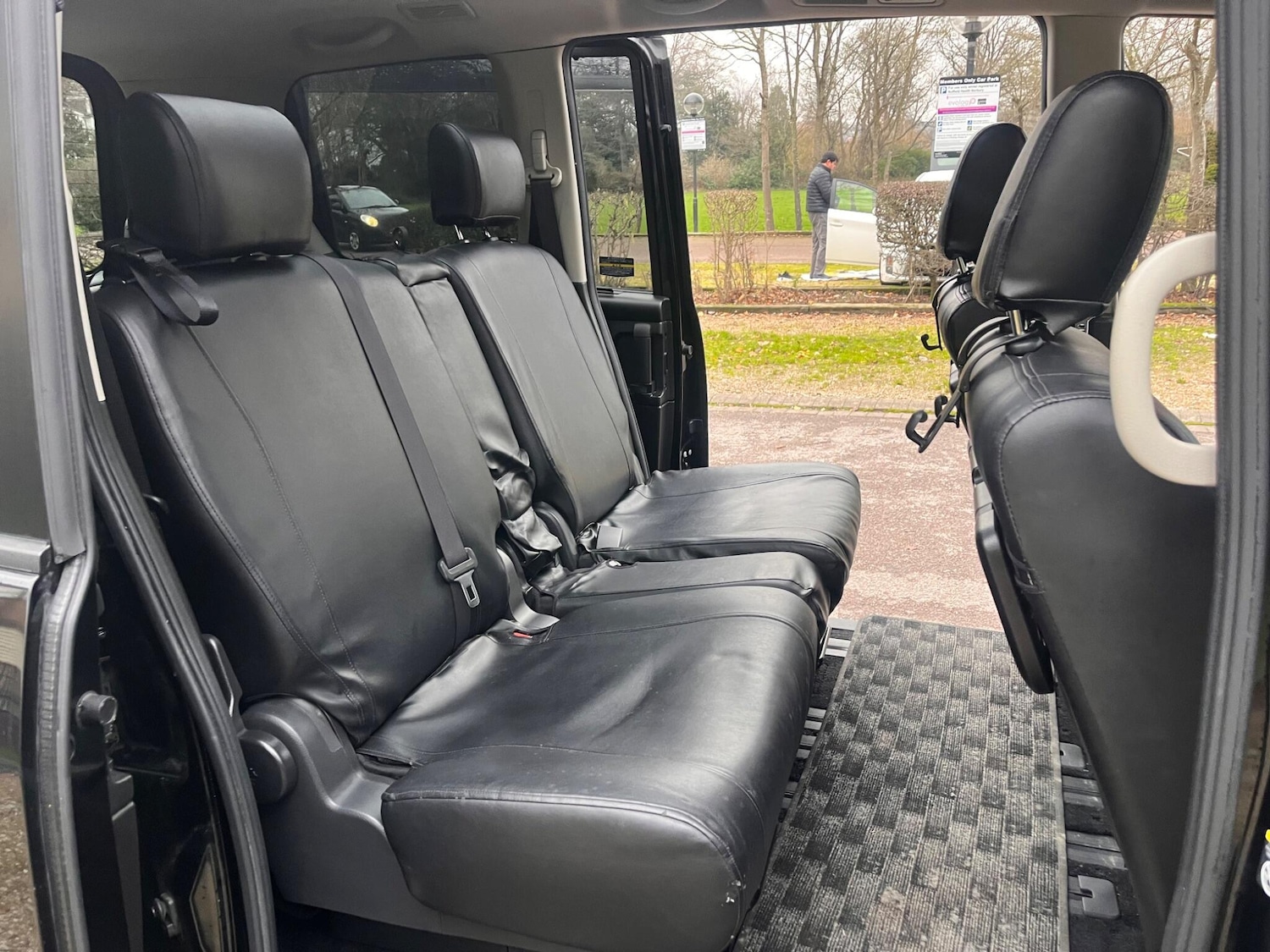 Used Nissan Serena for sale - 77040904: Photo 29