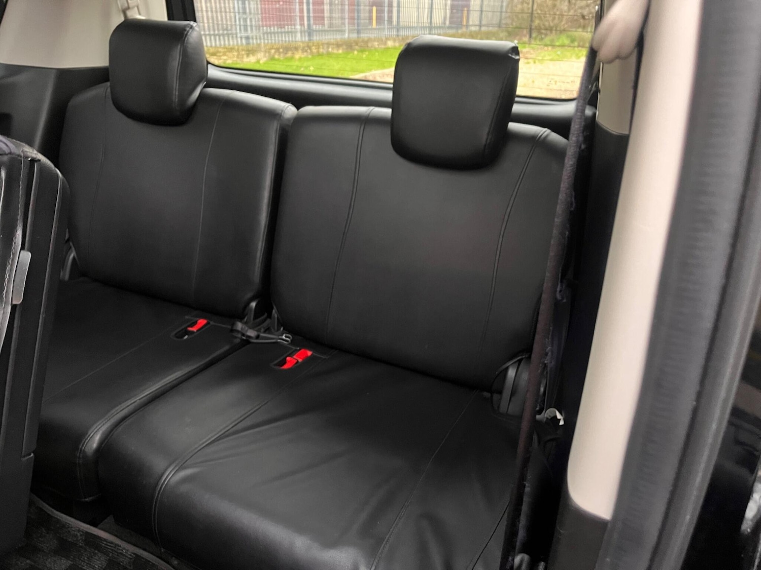 Used Nissan Serena for sale - 77040904: Photo 34