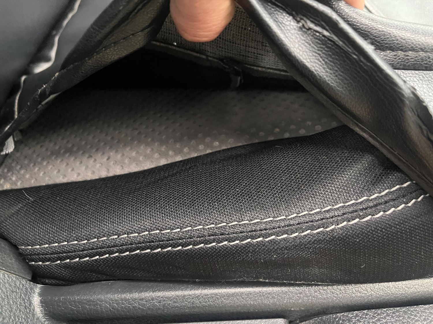 Used Nissan Serena for sale - 77040904: Photo 8