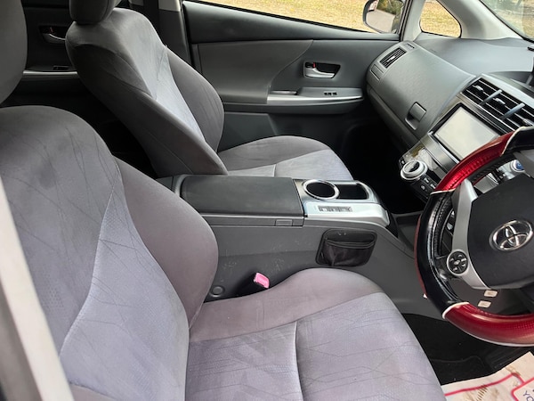 Used Toyota Prius+ 2023 for sale - 76215530: Photo 26