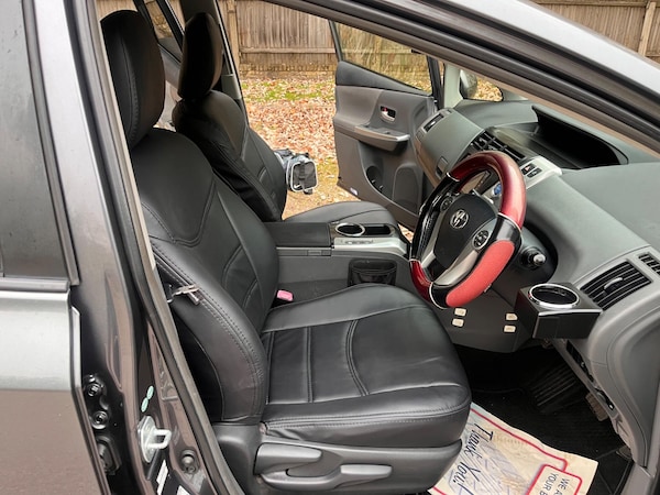 Used Toyota Prius+ 2023 for sale - 76215530: Photo 35