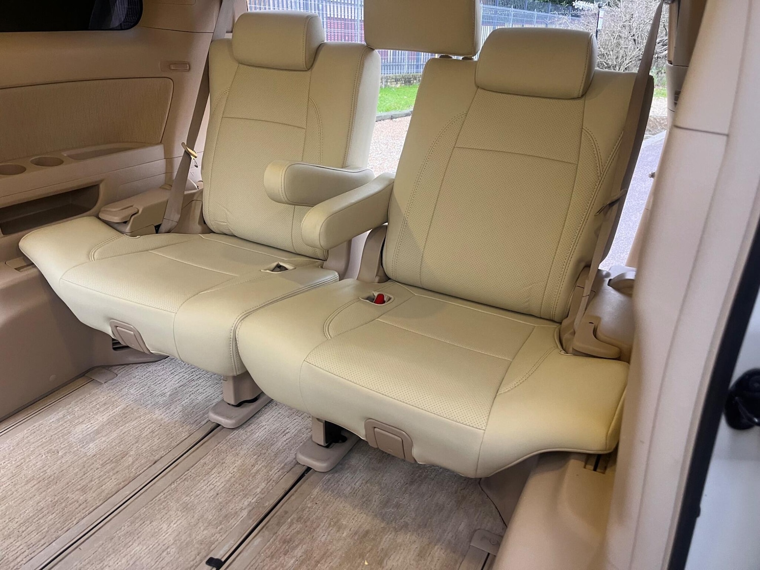 Used Toyota Alphard 2024 for sale - 77203674: Photo 40