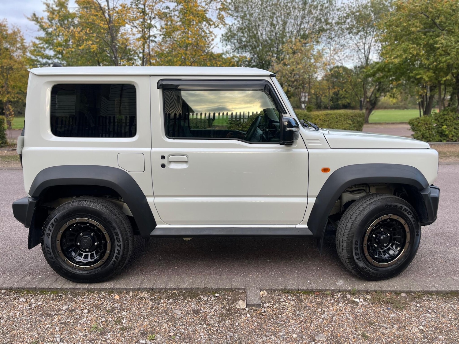 Used Suzuki Jimny for sale - 76476443: Photo 2