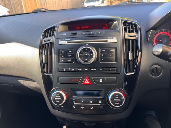 Used Kia Ceed 2010 for sale - 76226335: Photo 30