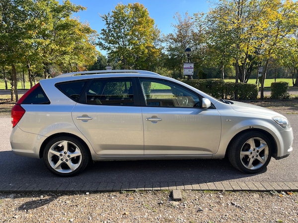 Used Kia Ceed 2010 for sale - 76226335: Photo 4