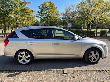 Used Kia Ceed 2010 for sale - 76226335: Photo 4