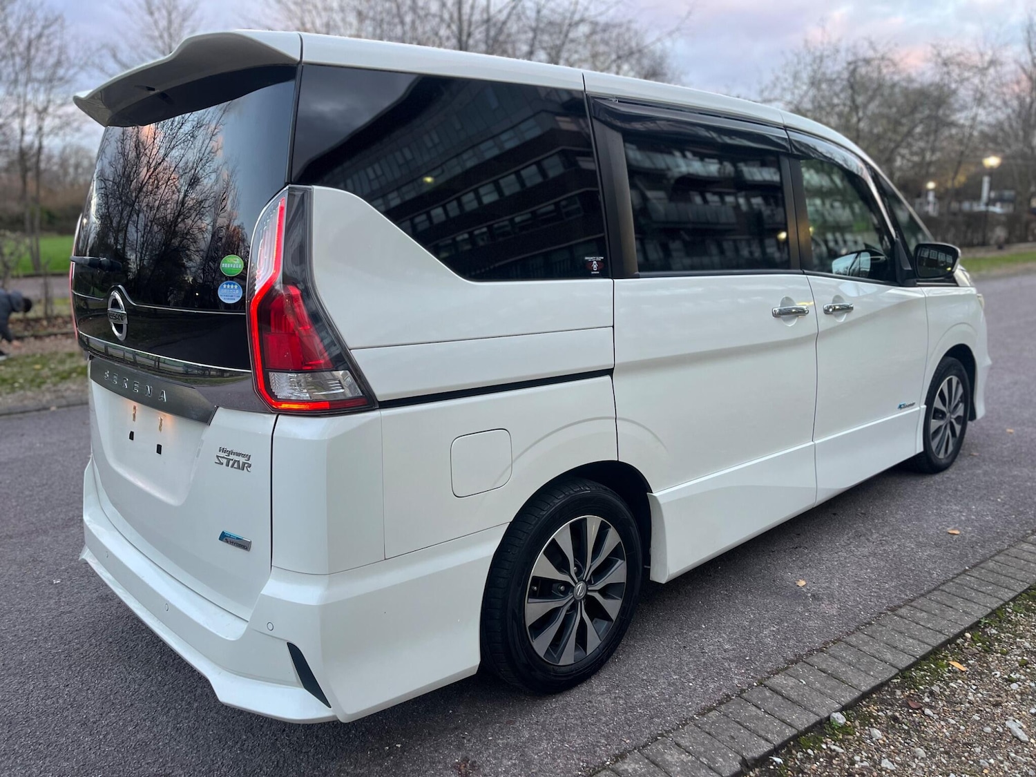 Used Nissan Serena for sale - 77049875: Photo 28