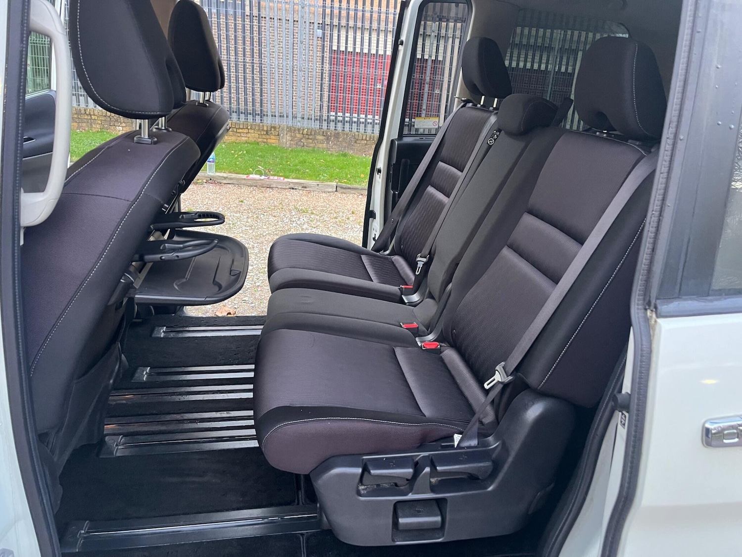 Used Nissan Serena for sale - 77049875: Photo 34